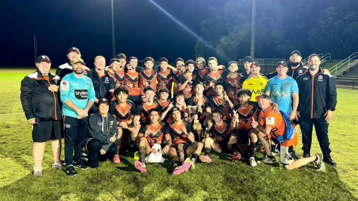 WestsTigers's tweet photo. Over the weekend, our White Cubs (U/16s) side travelled to Northern NSW to take on Future Titans at Piggabeen Sports Complex, Tweed.
Last night, the Cubs successfully won the Anthony Laffranchi Cup with a 34-0 over the Titans. A big win by our young side! 🐅 #weststigerspathways https://t.co/tg9EkIsfTg