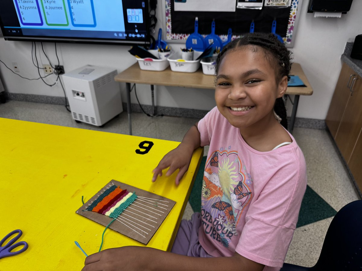 5th grade loves weaving. What a great lesson to go along their trip to Jamestown last week. Excited to see the final results. <a href="/CPES4LIFE/">College Park Elem</a> <a href="/DrManigo/">Dr. Manigo</a> <a href="/sarapmendez1/">Sara Mendez</a> <a href="/VBCPSVisualArt/">Amber Hester</a>