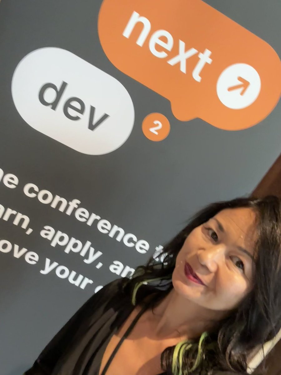 luckygirliegirl's tweet image. Hi everyone at @dev2next! #TechConference #Dev2Next #SpeakerLife