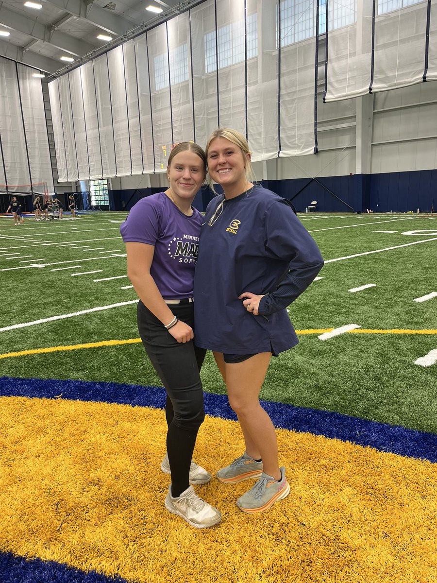 I had a lot of fun at the <a href="/UWECSoftball/">Blugold Softball</a> camp this weekend! <a href="/BlugoldCoachH/">Leslie Huntington</a> and <a href="/place_abbey72/">Abigail Place</a> thank you for the opportunity!