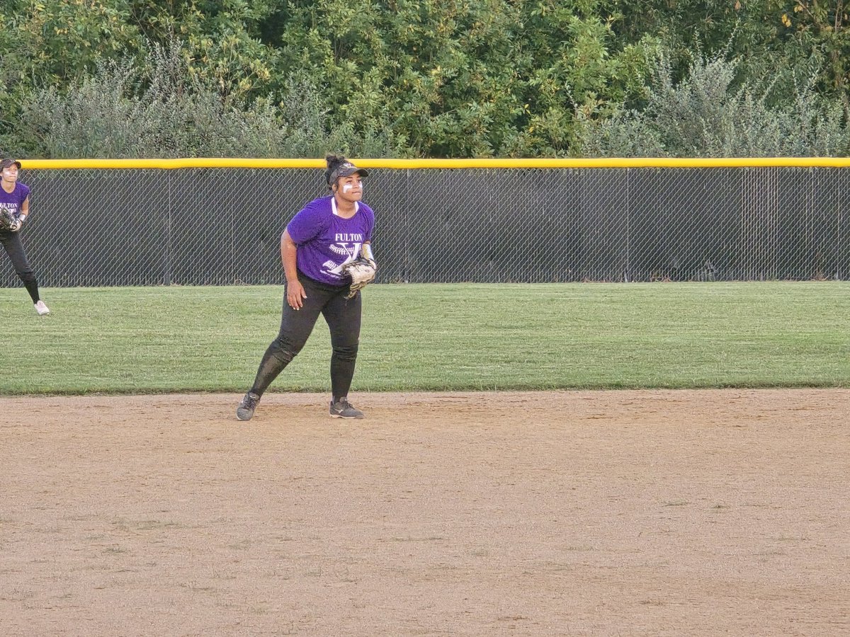 FPSActivities's tweet photo. @RodKRCG13 @FHSHornets @scoreboardguy @KOMUsports @NathalieABC17 @jpierce067 @MaxPreps Lady Hornet Softball Varsity
Final
Fulton - 8
North Callaway - 7

Hornets trail 7-6 in the bottom 7... Nat underwood walks and Grace Evans walks it off! Go Hornets!

#fultonproud @RodKRCG13
@FHSHornets @scoreboardguy @KOMUsports @NathalieABC17 @jpierce067 @MaxPreps https://t.co/lVkiUh3OiX
