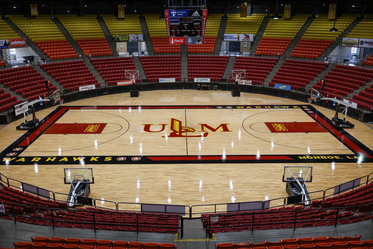 ULMWarhawks's tweet photo. Fresh 🎨 on the hardwood of Fant-Ewing Coliseum 👀 

Check out the brand new design of our court! https://t.co/AjRxznmOk0