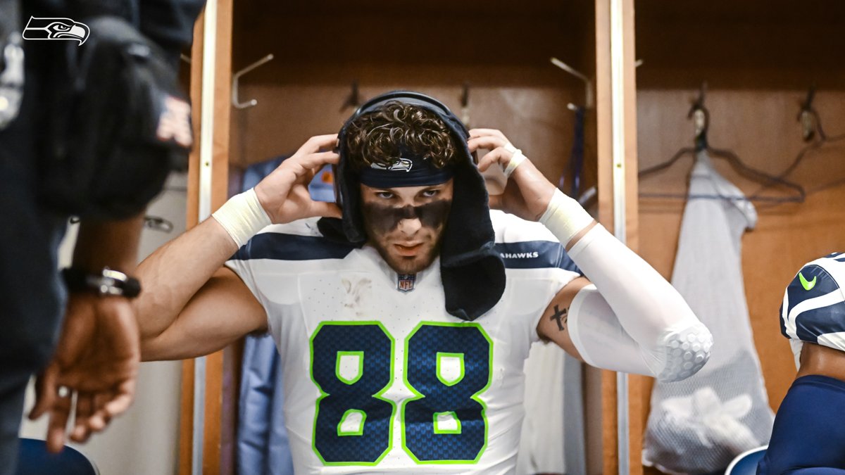 Seahawks's tweet image. Lock in