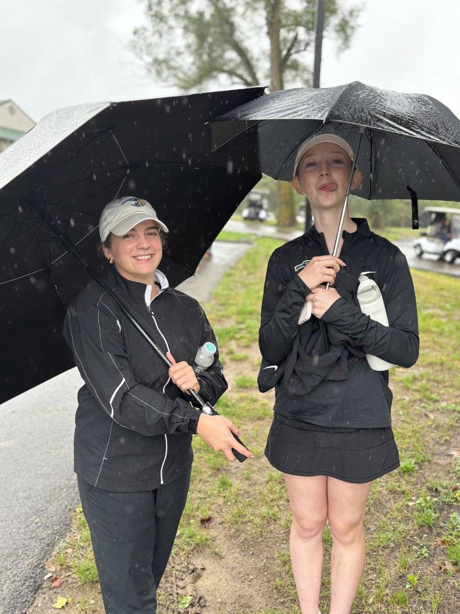 GLHS_GirlsGolf's tweet photo. The team played great today at Sectionals! We gave it a great effort but unfortunately we didn’t make it out as a team. However, congrats to Eliza for making it to Districts as an individual after coming in third with a round of 72! https://t.co/VSxjHkDiOU