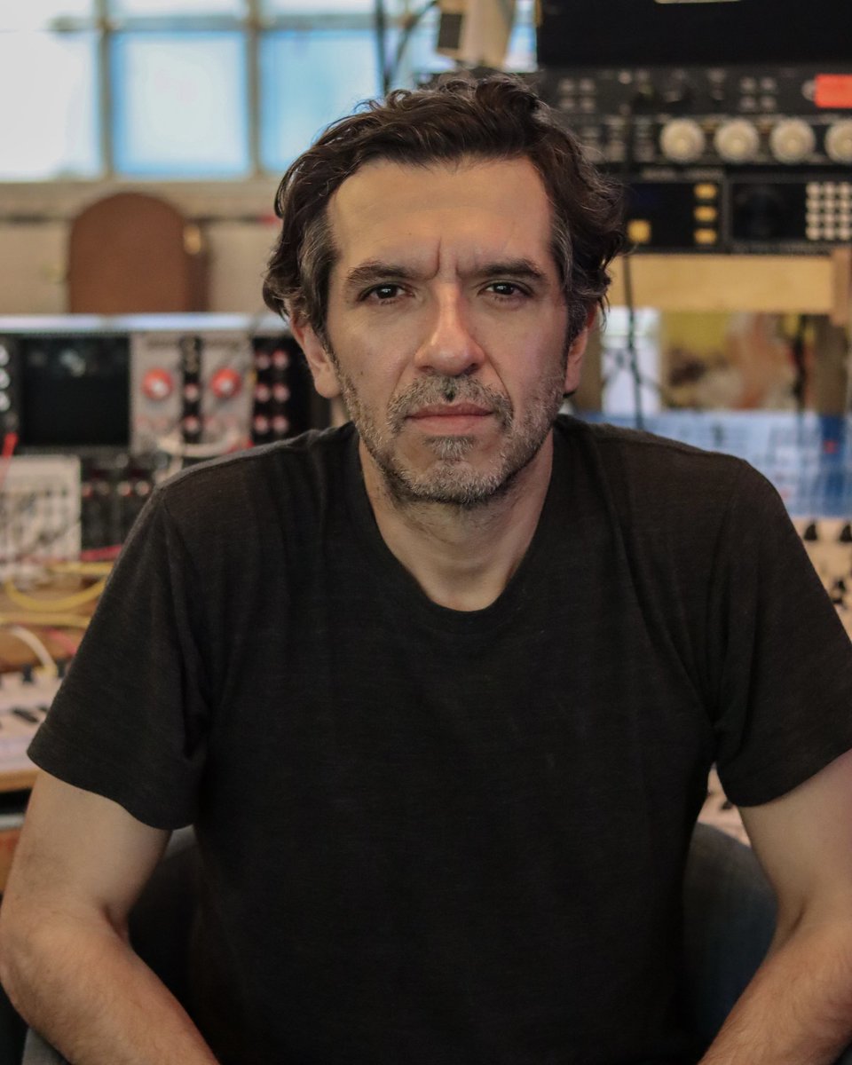 Los productores de HÍPER:
<a href="/SoyelLicenciado/">Ulises Lozano “ El Licenciado”</a> 
<a href="/milofroideval/">Milo</a> 
<a href="/medicendan/">Dan Solo</a> 
#transgresorcorruptor