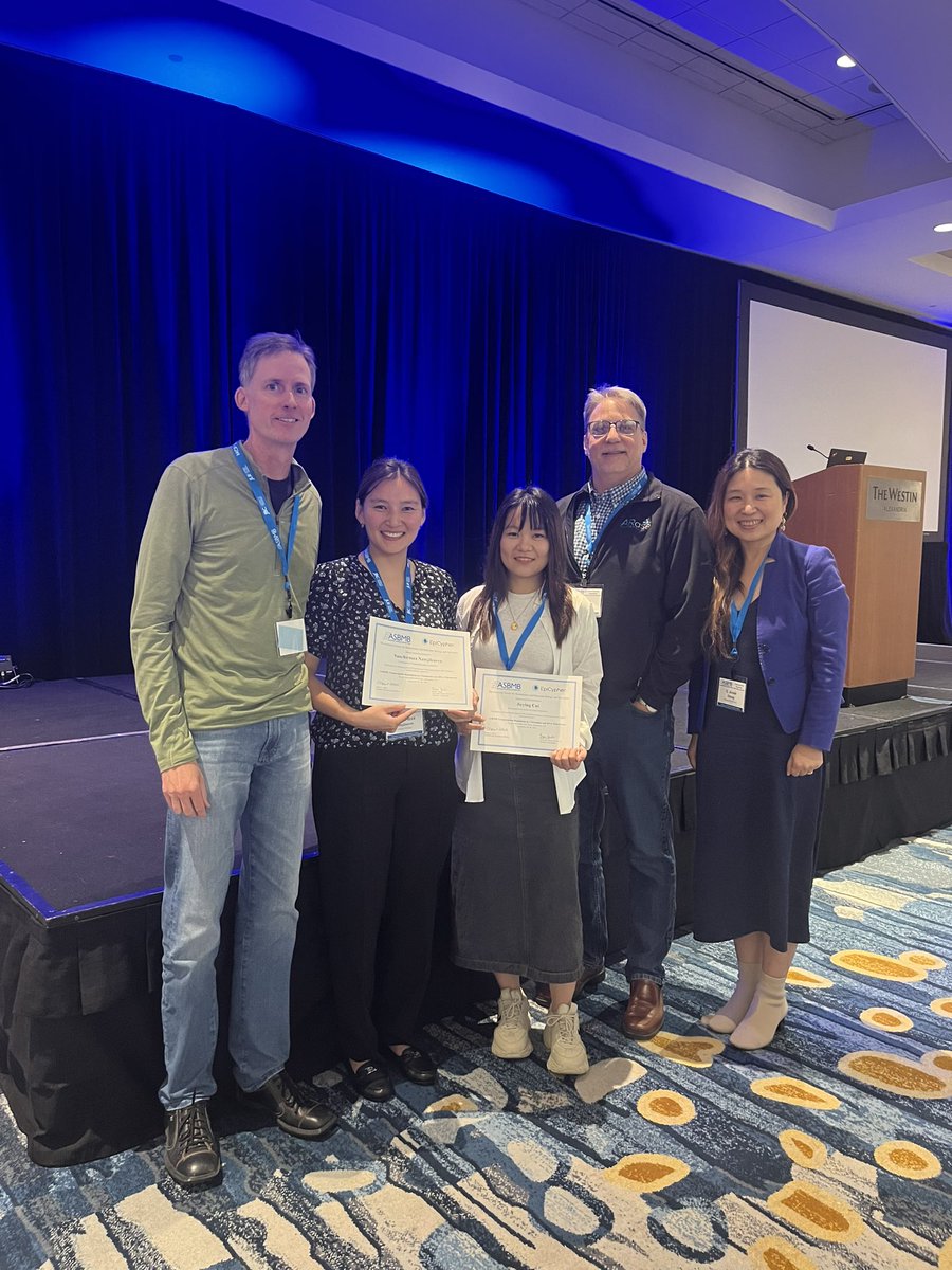 Celebrating poster award winners at the ASBMB symposium on transcription and chromatin in DC! Great science talks and fun museum hopping. Check it out: asbmb.org/meetings-event…