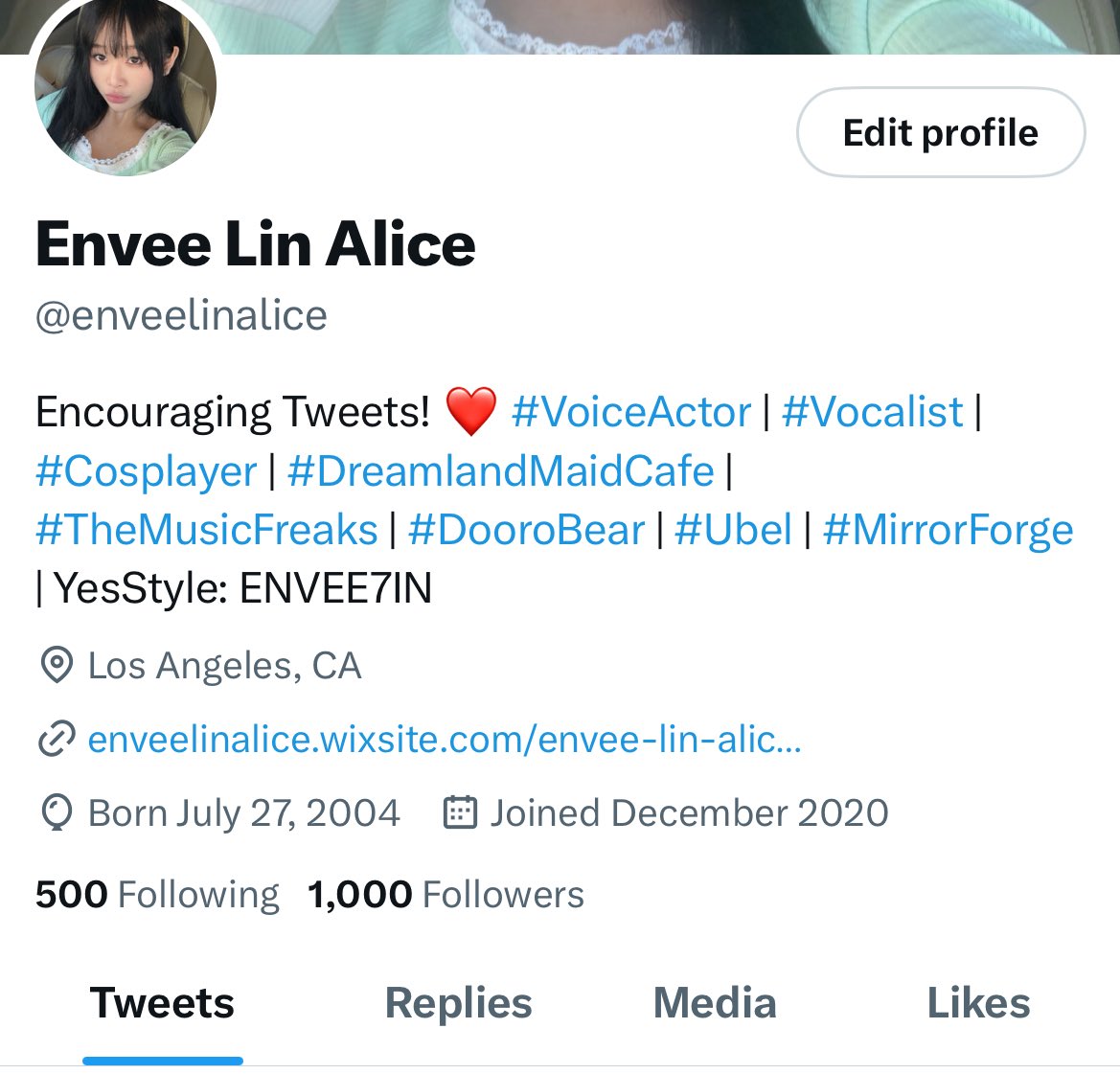 enveelinalice's tweet image. Thank you to EVERYONE for giving me a platform where I can speak my mind, be silly, spread good energy, and encourage a better mindset!
It’s so cheesy, I feel like I sound like an automated message, but it feels so great to just have people listening and considering my words!—