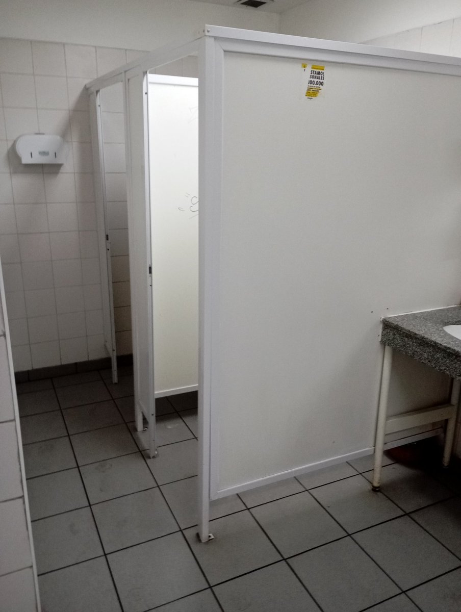 Marcelobi48's tweet image. Este baño es del hospital Elizalde en Caba hay que activarlo tiene glory holy esta genial yo pude  comer una rica pija de un turrito pero se fue rápido je je com cuidado siempre es un baño de hospital pero..... Se ve que se hacen cosas