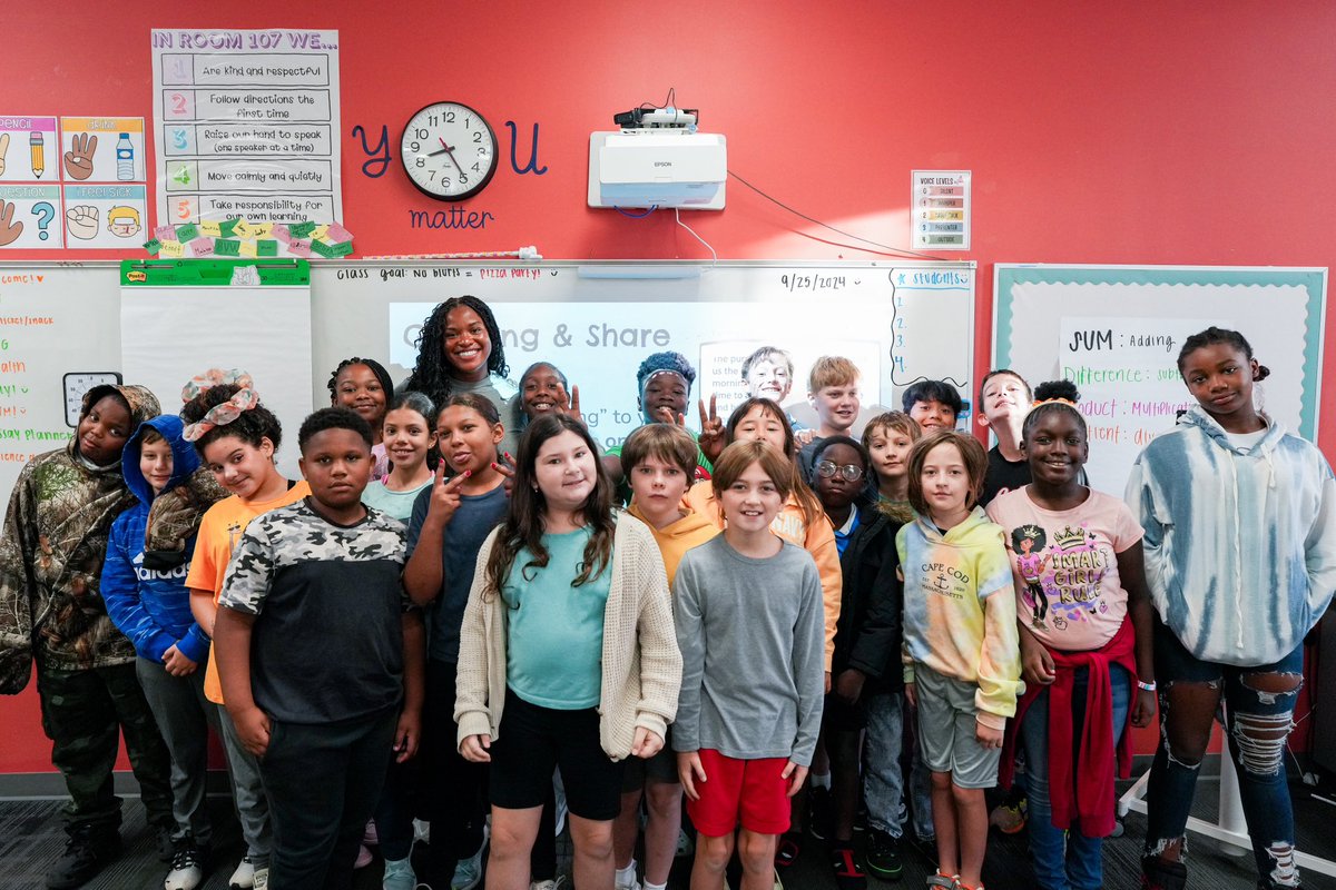 Georgia Softball (@ugasoftball) on Twitter photo 📖 <a href="/destinhoward30/">Destin Howard</a> made a special visit to Barrow Elementary on Monday morning to celebrate Georgia Reads Day!
#Team29 | #GoDawgs 📖 <a href="/destinhoward30/">Destin Howard</a> made a special visit to Barrow Elementary on Monday morning to celebrate Georgia Reads Day!
#Team29 | #GoDawgs