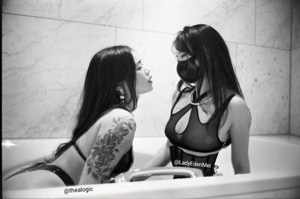LadyEdenMei's tweet photo. It's the night before Locktober and I can't be more excited for my good boys who are participating! 🔐 

Of course, I maintain my freedom to indulge with my friends and experience all the pleasures I deserve.

🧜‍♀️@thealogic https://t.co/30fhIc6GIh