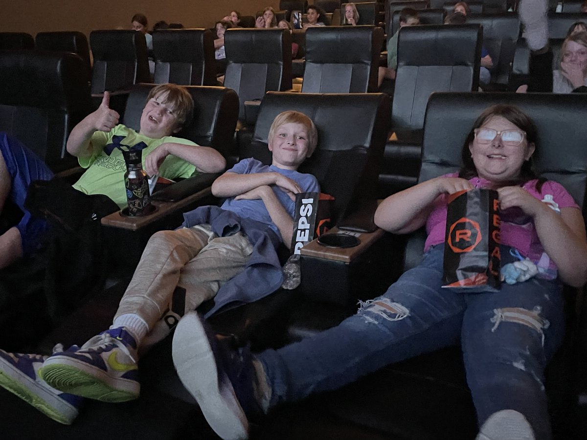 Lake George Elementary Library tweet media