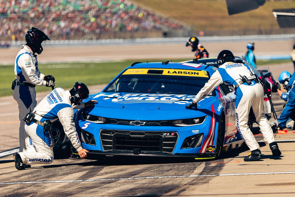 NASCAR (@nascar) on Twitter photo Opening races of new rounds have proven troublesome for <a href="/KyleLarsonRacin/">Kyle Larson</a> this postseason.
Entering Atlanta: +35
Exiting Atlanta: +15
Entering Kansas: +39
Exiting Kansas: +18
#NASCARPlayoffs Opening races of new rounds have proven troublesome for <a href="/KyleLarsonRacin/">Kyle Larson</a> this postseason.
Entering Atlanta: +35
Exiting Atlanta: +15
Entering Kansas: +39
Exiting Kansas: +18
#NASCARPlayoffs