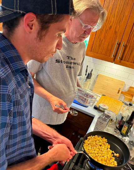 ChefLeander's tweet photo. Cooking with others is enjoyable because it fosters a sense of camaraderie and shared experience. It’s also educational as it allows you to learn new techniques, recipes, and cultural traditions from others. 
#VeganCooking #PlantBasedCooking #VeganRecipes #HealthyCooking https://t.co/edCESkwTqE