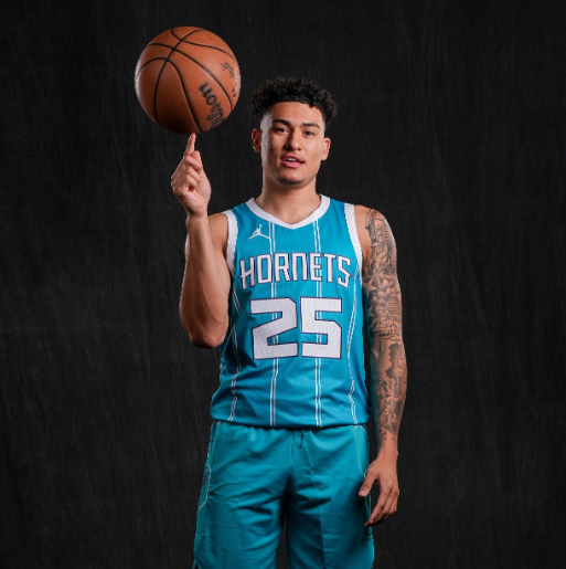 HornetsHoops tweet media