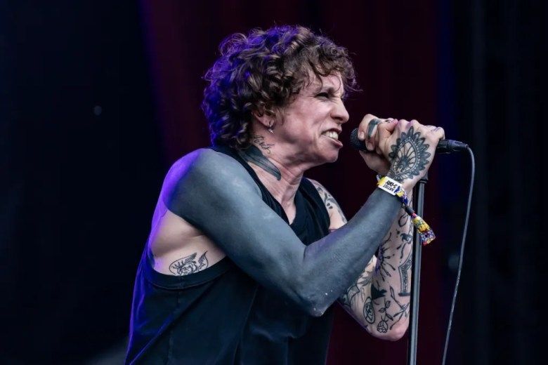 RebelliousMag's tweet photo. Rebel Recap: Chicago Rockers Laura Jane Grace &amp; Sincere Engineer highlight Riot Fest 2024 https://t.co/Xm4aeauu8I by #Entertainment Editor @Lauriefanelli Laurie Fanelli 

#LauraJaneGrace
#SincereEngineer
#TierraWhack
#RiotFest2024 https://t.co/Ji9vSyqsQN