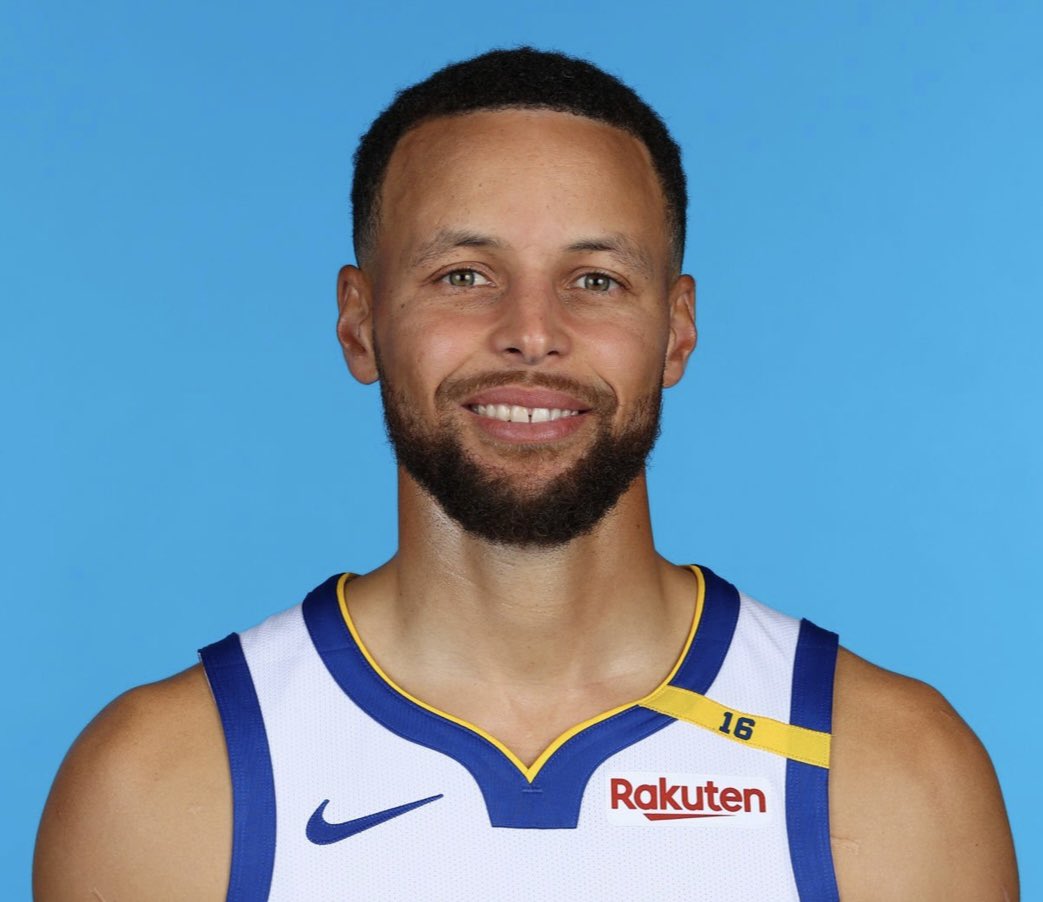 WarriorsMuse's tweet photo. 2021-22 Steph             2024-25 Steph https://t.co/LE5KjxolD6