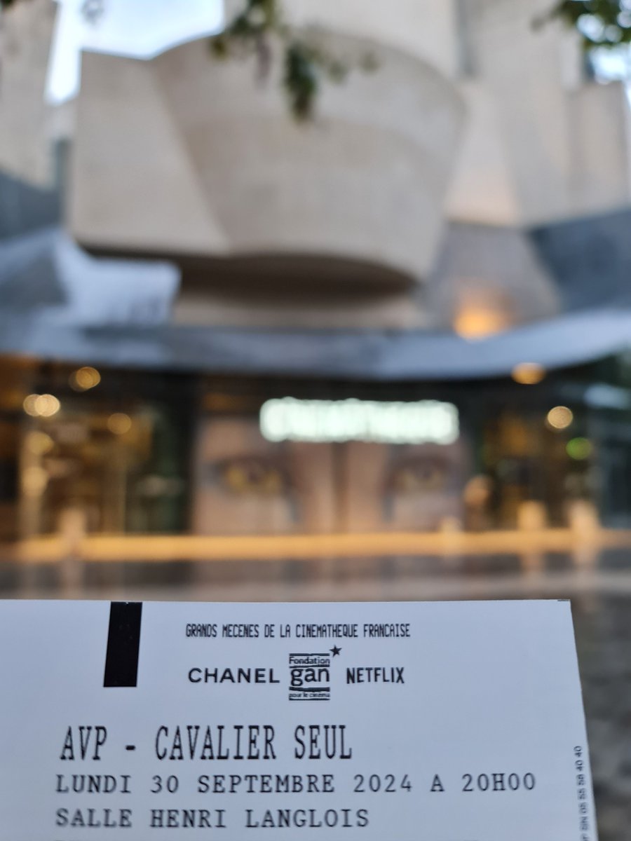 CeliaAtParis's tweet image. 🇫🇷🎬 Cavalier seul d&apos;Yves Jeuland en AVP @cinemathequefr   

📍 51 Rue de Bercy
Produit &amp;amp; distribué par la Générale de production 

#XIIè #cinéma #France #documentaire #huisclos #portrait #filmeur #filmé #renversement #lieu #présence #intimité #vie #pulsion #carrière #anecdote…