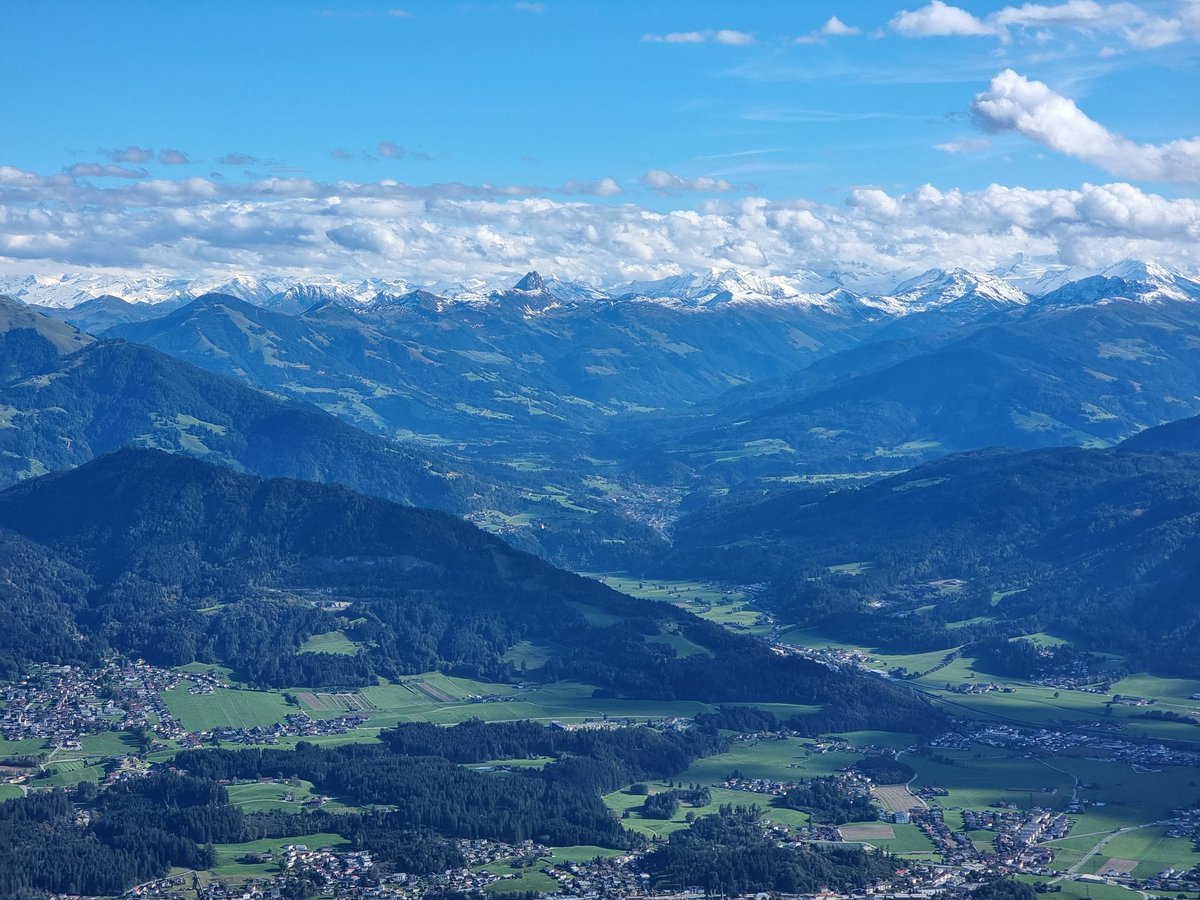 la_ontel's tweet photo. Köglhörndl (1644m, 15:40): Blick ins Inntal, Zahmer und Wilder Kaiser über Kufstein, Hohe Salve, Richtung Kitzbühel https://t.co/BxixORt32O