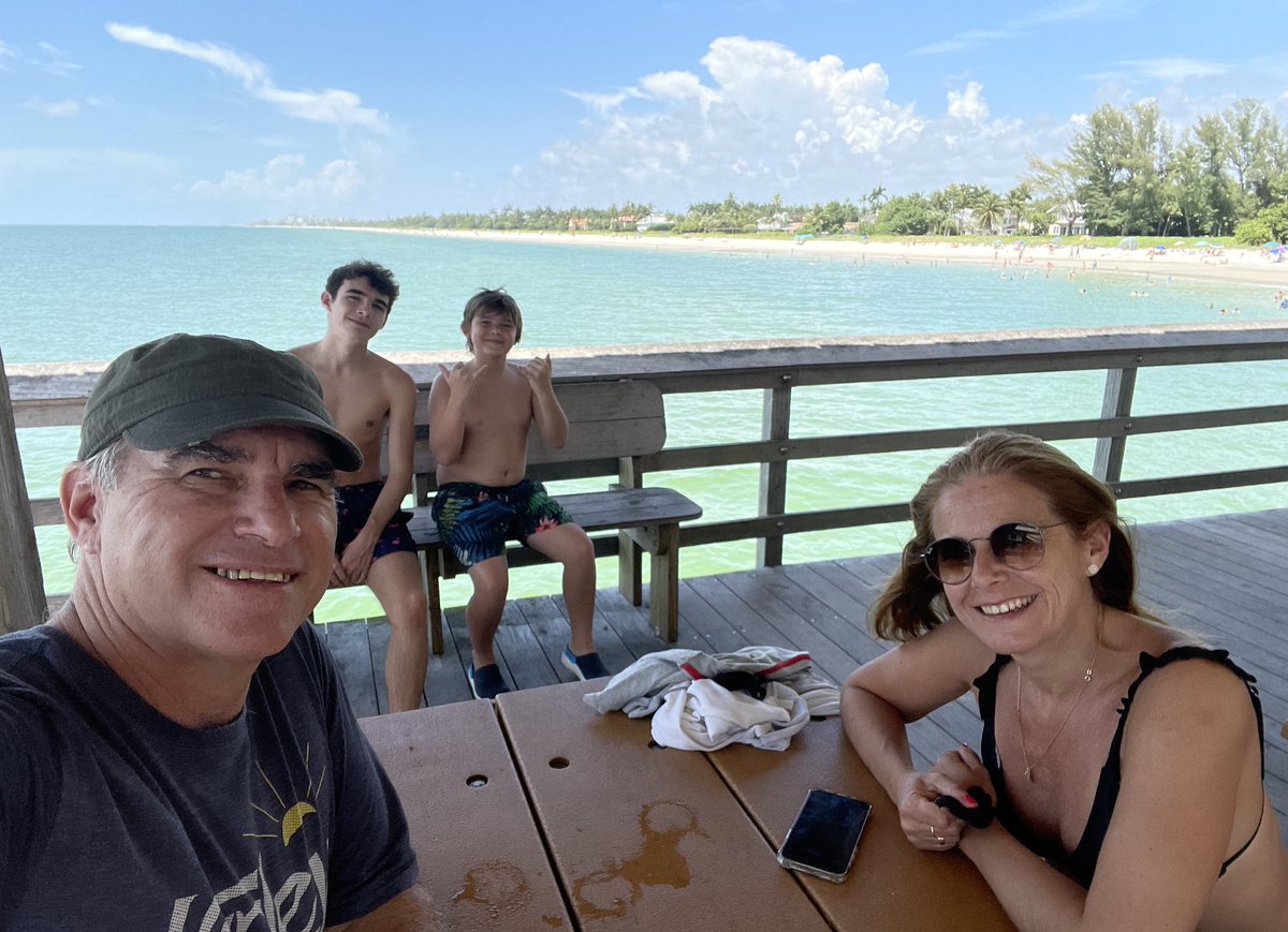 El Agente de Viajes tweet media