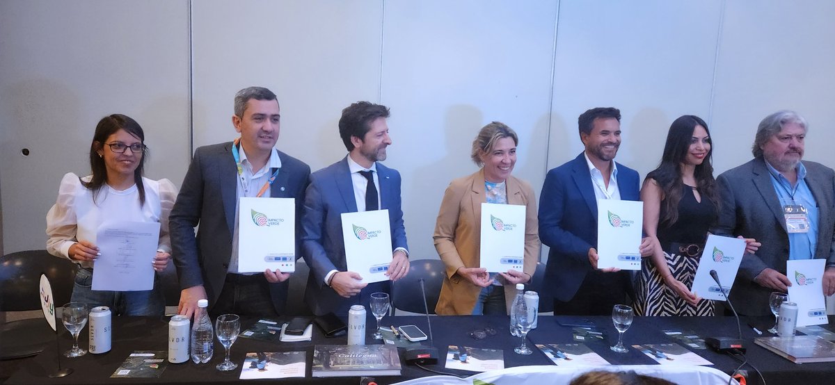 Se firmo convenio fundacional del proyecto turístico Capricornio 5 provincias Argentina y Pablo Iglesias de UE. Originado por la travesía de Alejandro Brown desde Jujuy a Cataratas a pie 3000km. Impacto Verde