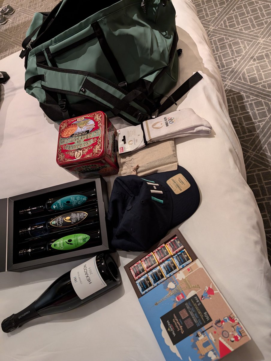 What a cool way to thank your trainers 🙏 <a href="/hexacon_fr/">Hexacon</a> so français :)