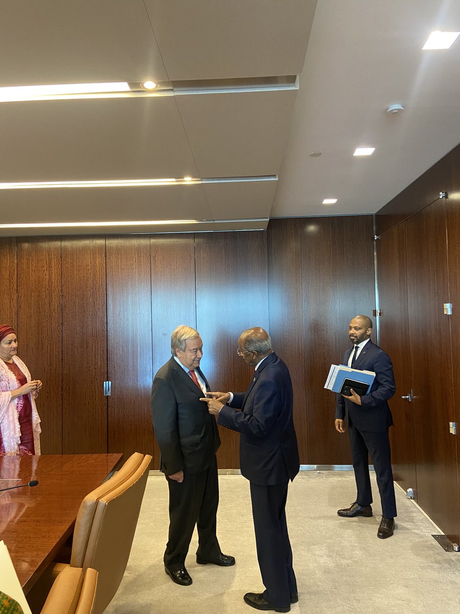 Eritrea_UN's tweet photo. #Eritrea Foreign Minister Osman Saleh met with Secretary-General @antonioguterres and exchanged views on regional issues, the need for coordinated harmonized solutions to the intractable conflicts in the region and agreed to continue cooperation/engagement between 🇪🇷and🇺🇳 https://t.co/EuSj05jO2B
