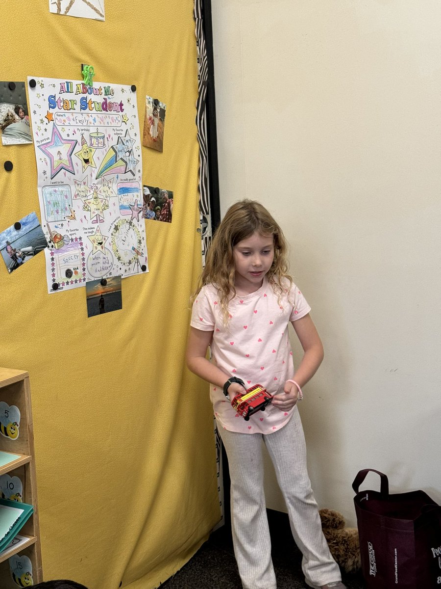 PattersonD70's tweet photo. We had so much fun getting to know our Star student, Emily better last week! We loved meeting her special stuffies too! #d70shinyapple #d70bulldogs https://t.co/jaPfWLelM0