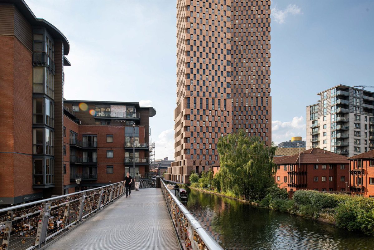 This 58-storey skyscraper could become the new tallest building in Birmingham. Designed by Stephen Hamilton Risley Studio, the residential high-rise would form part of a three tower development, alongside another 40-storey residential skyscraper and a 14-storey hotel. 

The