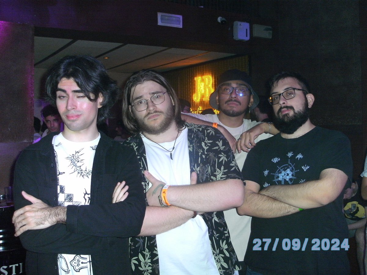 ube_punto's tweet photo. En fin dejo de dar la chapa con mis 4 tuits anuales y pongo fotos del after que @JoanAdArun  sacó https://t.co/IcVtf790ae