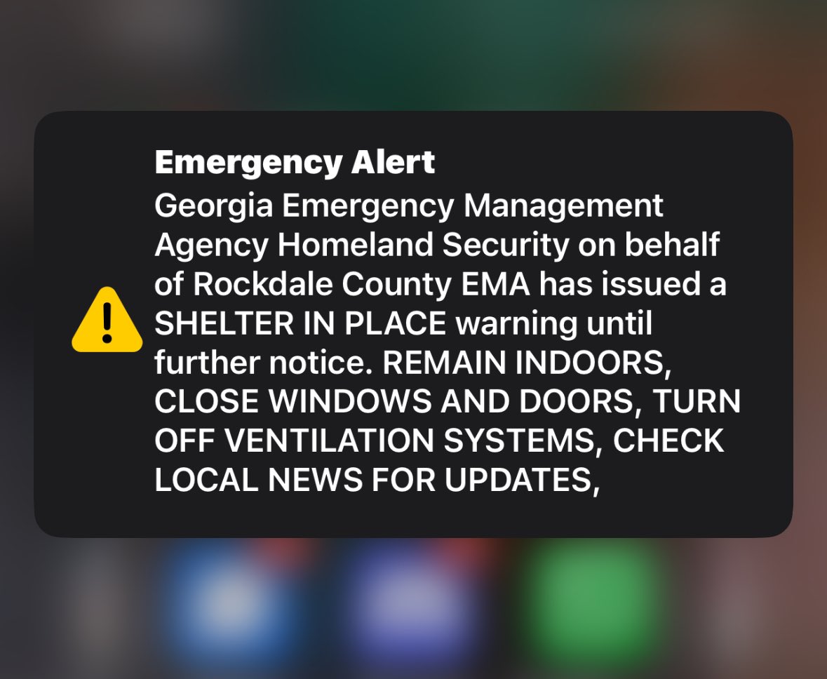 sunnydaejones's tweet image. LITERALLY JUST NOW #BioLabFire #Conyersfire