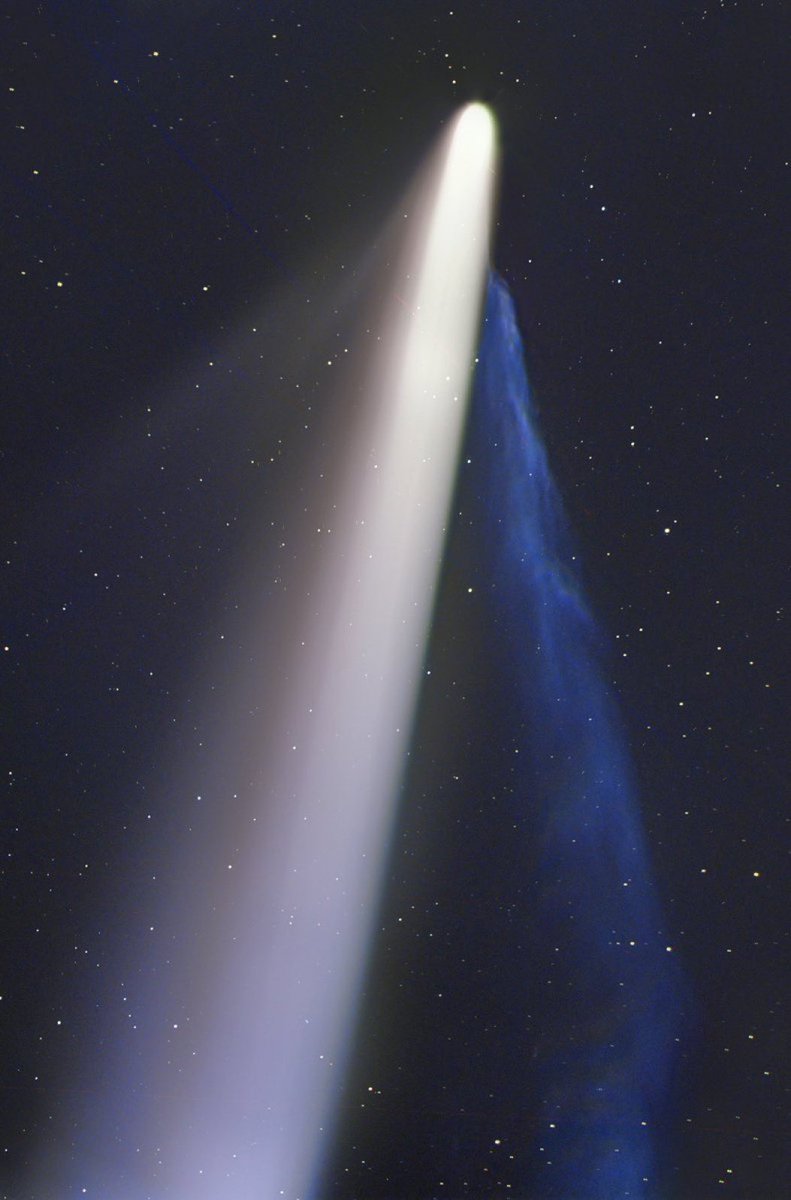 ￼An incredible view of Comet C/2023 A3 (Tsuchinshan-ATLAS) done 30-09-2024 from Namibia with an ASA Astrograph 12" f 3.6. 
Authors: G.Rhemann, M.Jäger, D.Möller. 
See its three tails and the different color…
Beautiful‼️