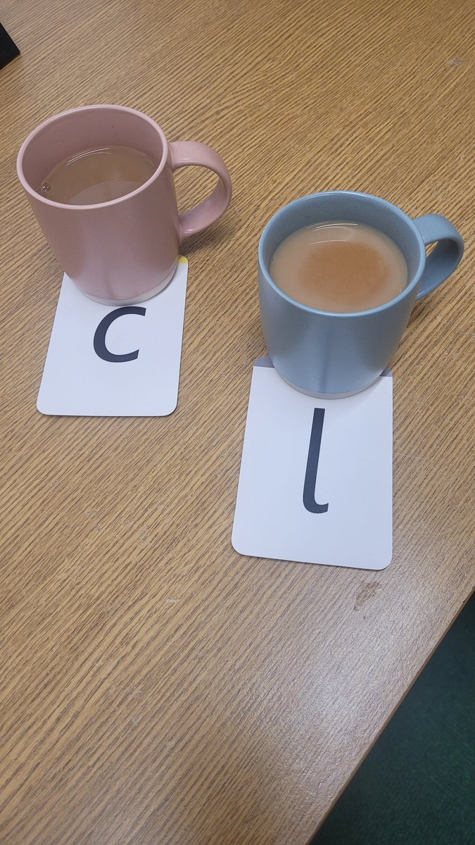 LouiseCrowther9's tweet photo. You know when a school have reading at the very heart after the head teacher leaves you both a cuppa with a sound card. Thank you @BranstonInfant1 your dedication always makes me smile @RuthMiskinEdu @the_laat https://t.co/w02nJCmi2p