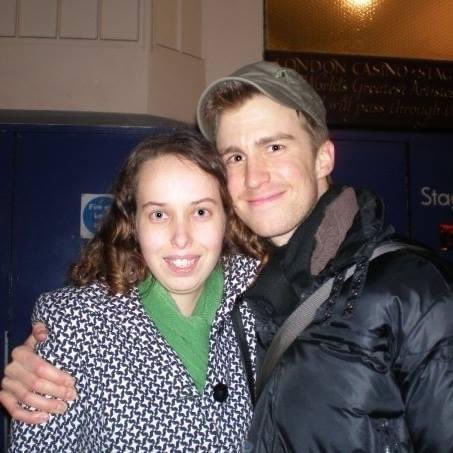 Sazmouse's tweet photo. 16 years ago you gave me the most amazing hug, almost as if you knew the heartbreak I was coming home to (my nan dying). Loved you in Mary Poppins and will forever remember you fondly. RIP Gavin 💔 #gavincreel https://t.co/qKjFRUZR3F