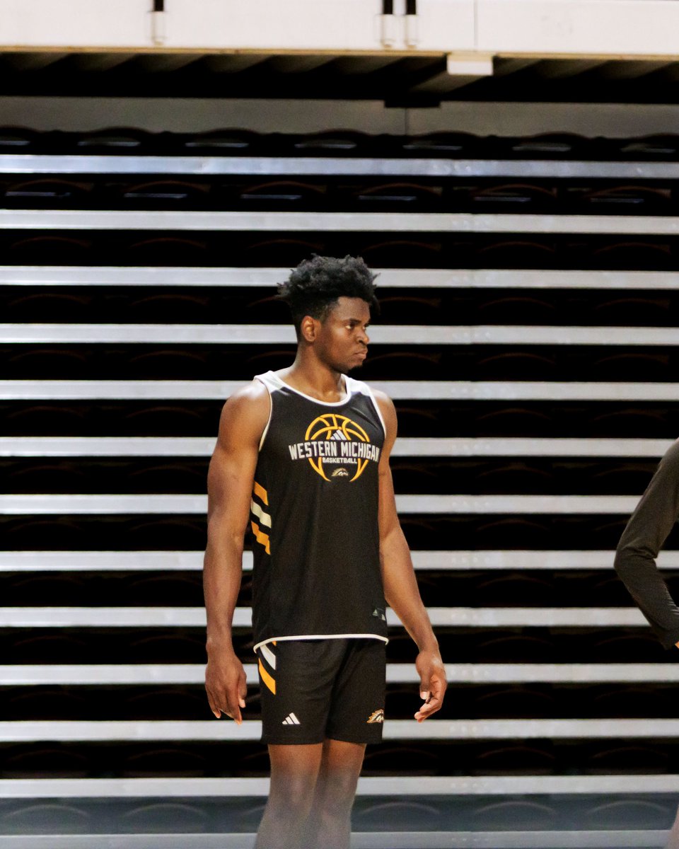 WMUMBB's tweet photo. #️⃣5️⃣2️⃣ Junior Sileu 

@JuniorSileu 

#BroncosReign | #ALLIN https://t.co/HosvXkyvkq