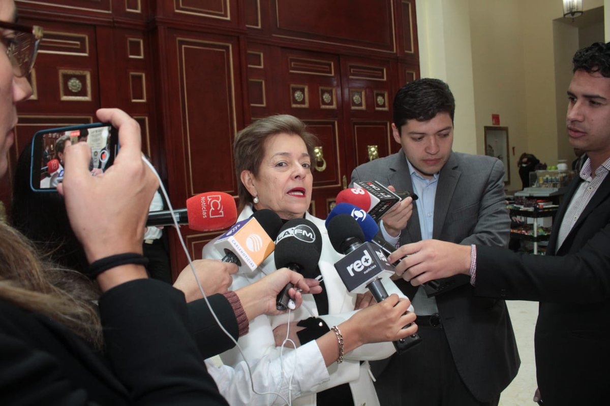 MintrabajoCol's tweet photo. #Atención🇨🇴 Continúa el segundo debate del Proyecto de #RefomaLaboral.
Actualmente se votan las proposiciones presentadas por la Plenaria de la @CamaraColombia.
La ministra @GloriaRamirezRi acompaña el trámite.
🔴Siga la transmisión:
https://t.co/cKte92FlEr https://t.co/SgstUPdJfF