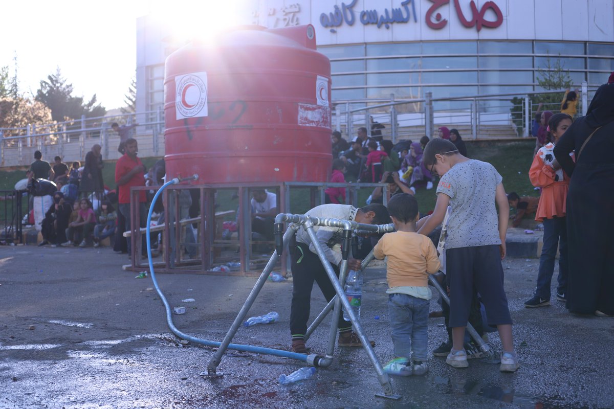 On the ground at the Lebanese-Syrian border, <a href="/ifrc/">IFRC</a> team witnessed the unwavering commitment of the <a href="/SYRedCrescent/">Syrian Red Crescent</a> to displaced people from #Lebanon.

The empathy shown by SARC’s staff and volunteers, especially toward the most vulnerable—pregnant women, the elderly, and people
