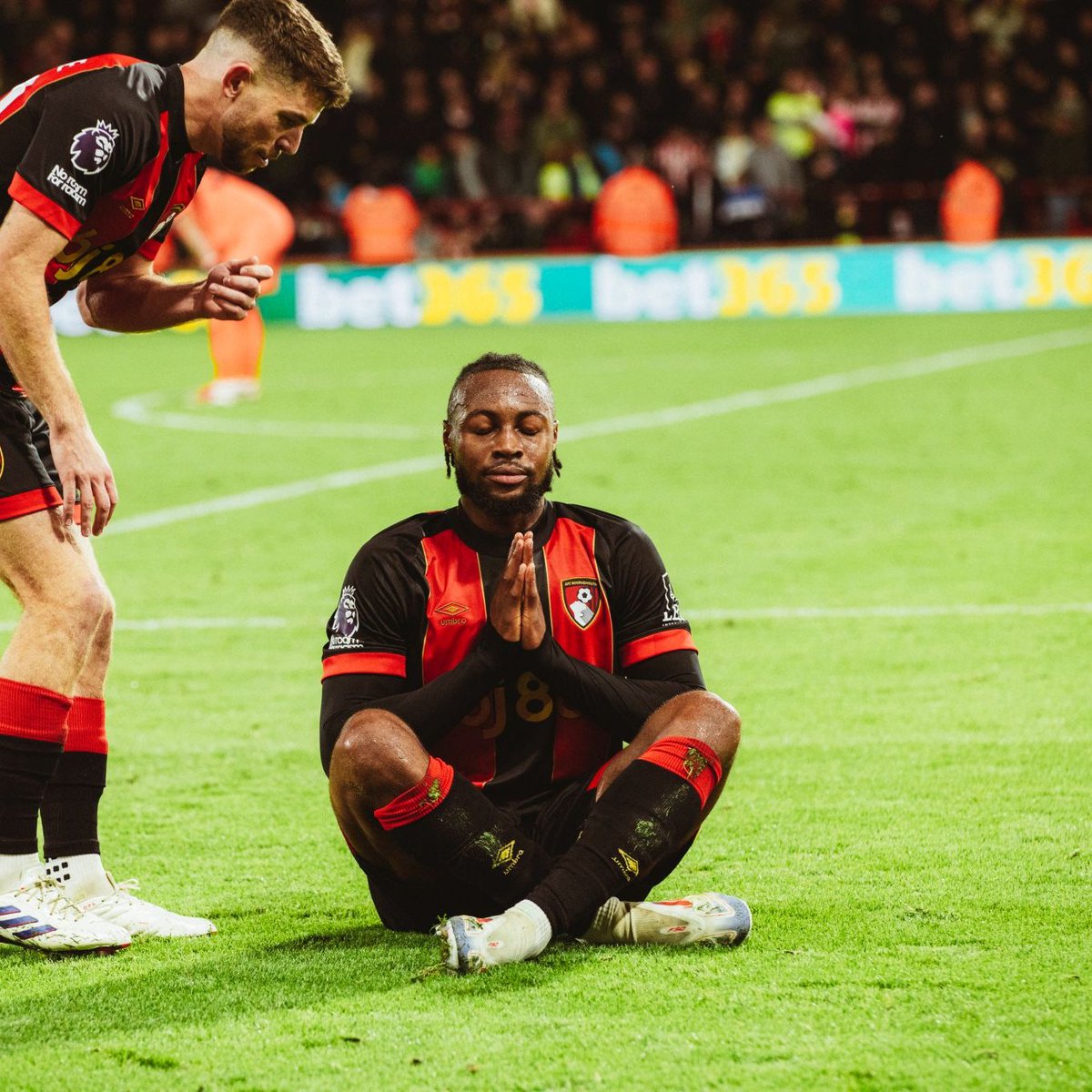afcbournemouth's tweet photo. All of those @OfficialFPL managers praying for a return 🙏 https://t.co/2P9yM2oOI0