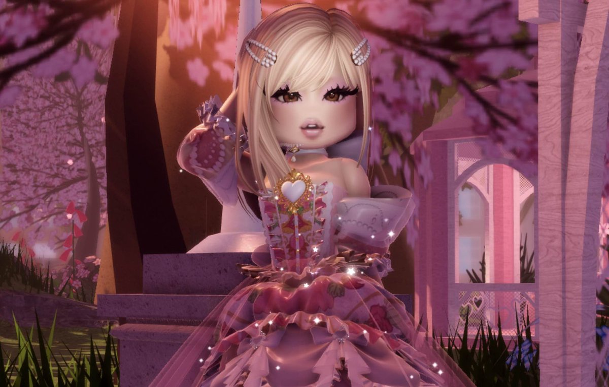cwystalled's tweet photo. Another #royalehigh giveaway ✨🏰

Castle code + crowned courts set #Giveaway 

MBF @cwystalled (me) w/ 🔔 on

Like + RT comment done 

extras/hc

Tag 1-10 friends

Goodluck everyone! ✨🏰 https://t.co/9ptaUZ8Sab