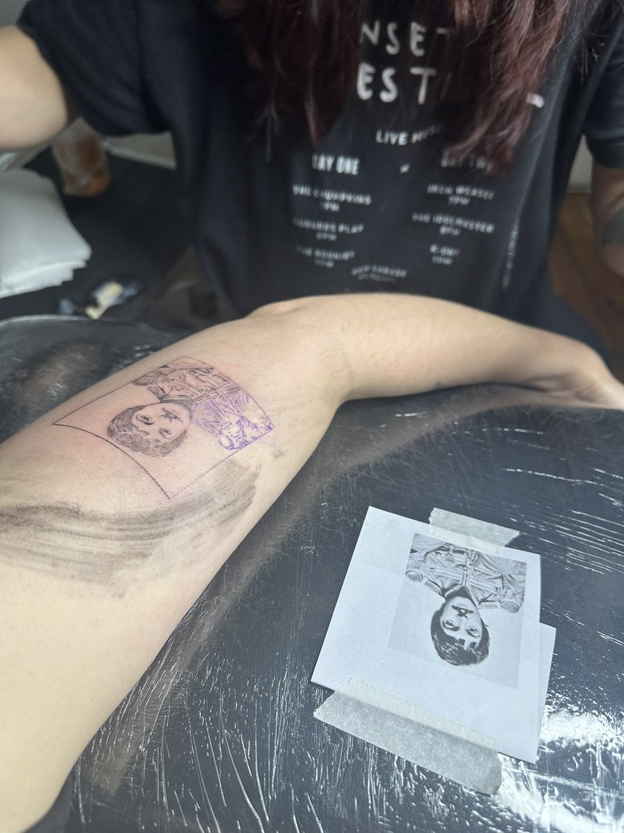 El año pasado fui a Curitiba, no me podía perder la posibilidad de verlo una vez más . Lo tengo tatuado, sería un sueño hermoso para mi conocerlo. Pienso que su existencia es lo mejor que le pasó al MUNDO ENTERO #PaulEnARG