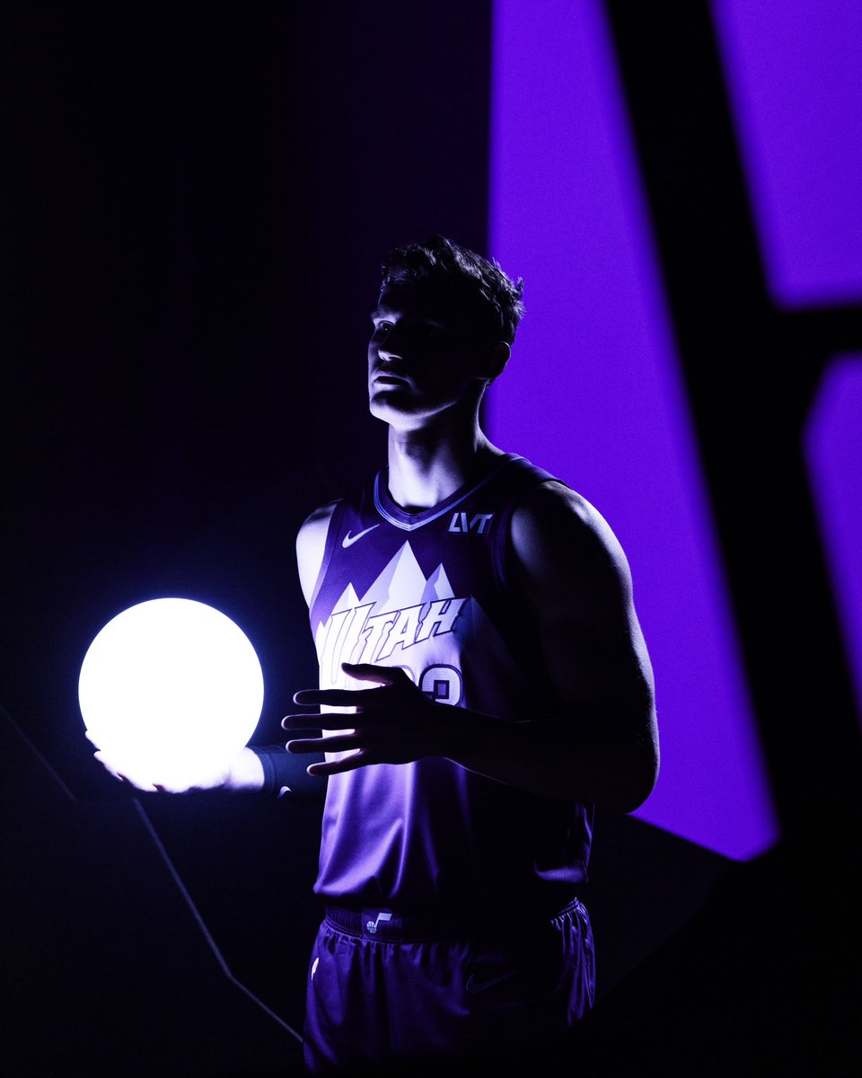 utahjazz's tweet photo. that mountain basketball aura is just ๐๐๐๐๐๐ง๐๐ฃ๐ฉ ๐๏ธ๐คฉ
#TakeNote https://t.co/TcAMVwRqwA