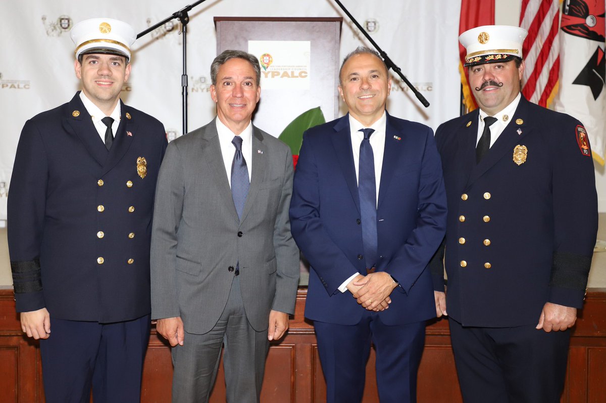 SenatorMartins's tweet photo. It was an honor and privilege to welcome the Prime Minister of Portugal, @LMontenegropm , to our beautiful village of Mineola. I was not only proud to showcase our rich culture, but also to share the importance of expanding our community. Thank you to my good friend and the Mayor of the Village of Mineola, Paul Pereira, members of the Mineola Fire Department and my fellow colleagues in local government for joining in this special occasion. 🇵🇹🇺🇸