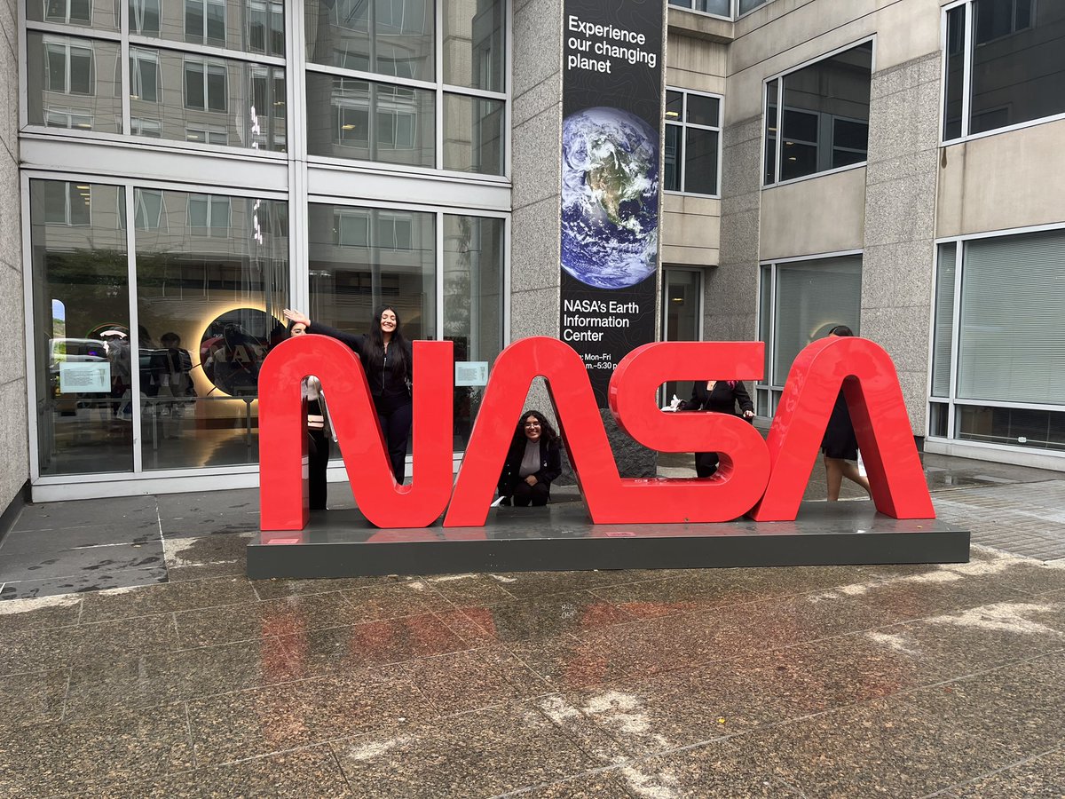 Edwin Solano (@wmhs_sba) on Twitter photo What an amazing day! Watkins Mill High School students were able to meet and hear from astronauts and other professionals in the space field. Thank you Hispanic Heritage Foundation for the opportunity to attend the White House and NASA HQ. Latinos in Space! 🚀<a href="/VCNajera/">Vilma Nájera, Principal</a> <a href="/WMHS_CSL/">Grecia Albarracin</a> What an amazing day! Watkins Mill High School students were able to meet and hear from astronauts and other professionals in the space field. Thank you Hispanic Heritage Foundation for the opportunity to attend the White House and NASA HQ. Latinos in Space! 🚀<a href="/VCNajera/">Vilma Nájera, Principal</a> <a href="/WMHS_CSL/">Grecia Albarracin</a>