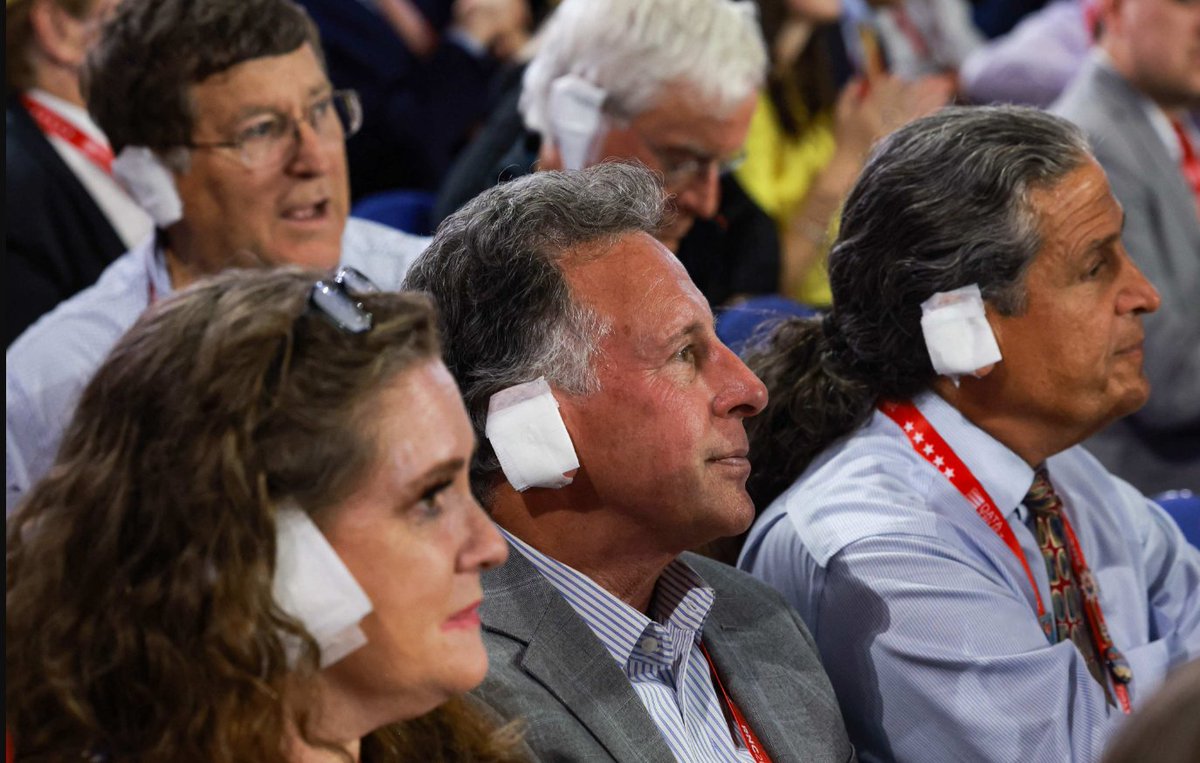 GhoulLenny's tweet image. It's funny that they call Walz Tampon Tim when the Trumpers were the ones running around with Maxi Pads stuck to their faces. 🤷🏻‍♂️