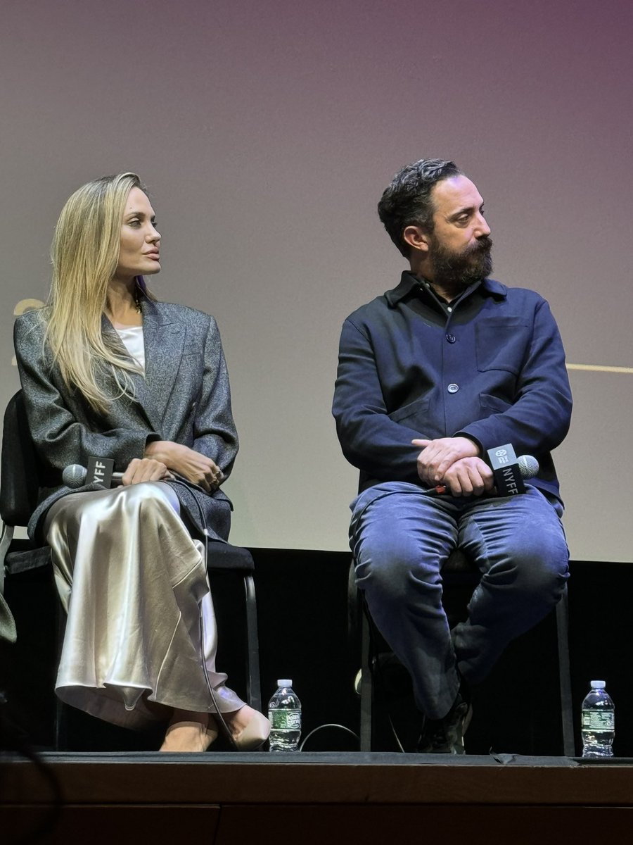 GoldenWinter_28's tweet image. #Maria #MariaNetflix

#AngelinaJolie becomes enveloped in the role and allows us to roam through those finals days. Elegantly executed✔️

A stunning character study for #MariaCallas - her life unveiling before us in a snippet of time 🎶

#PabloLarrain
@netflix
@TheNYFF
#NYFF62