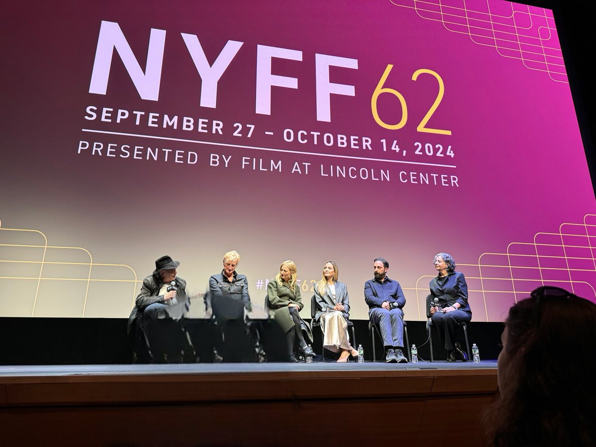 GoldenWinter_28's tweet image. #Maria #MariaNetflix

#AngelinaJolie becomes enveloped in the role and allows us to roam through those finals days. Elegantly executed✔️

A stunning character study for #MariaCallas - her life unveiling before us in a snippet of time 🎶

#PabloLarrain
@netflix
@TheNYFF
#NYFF62