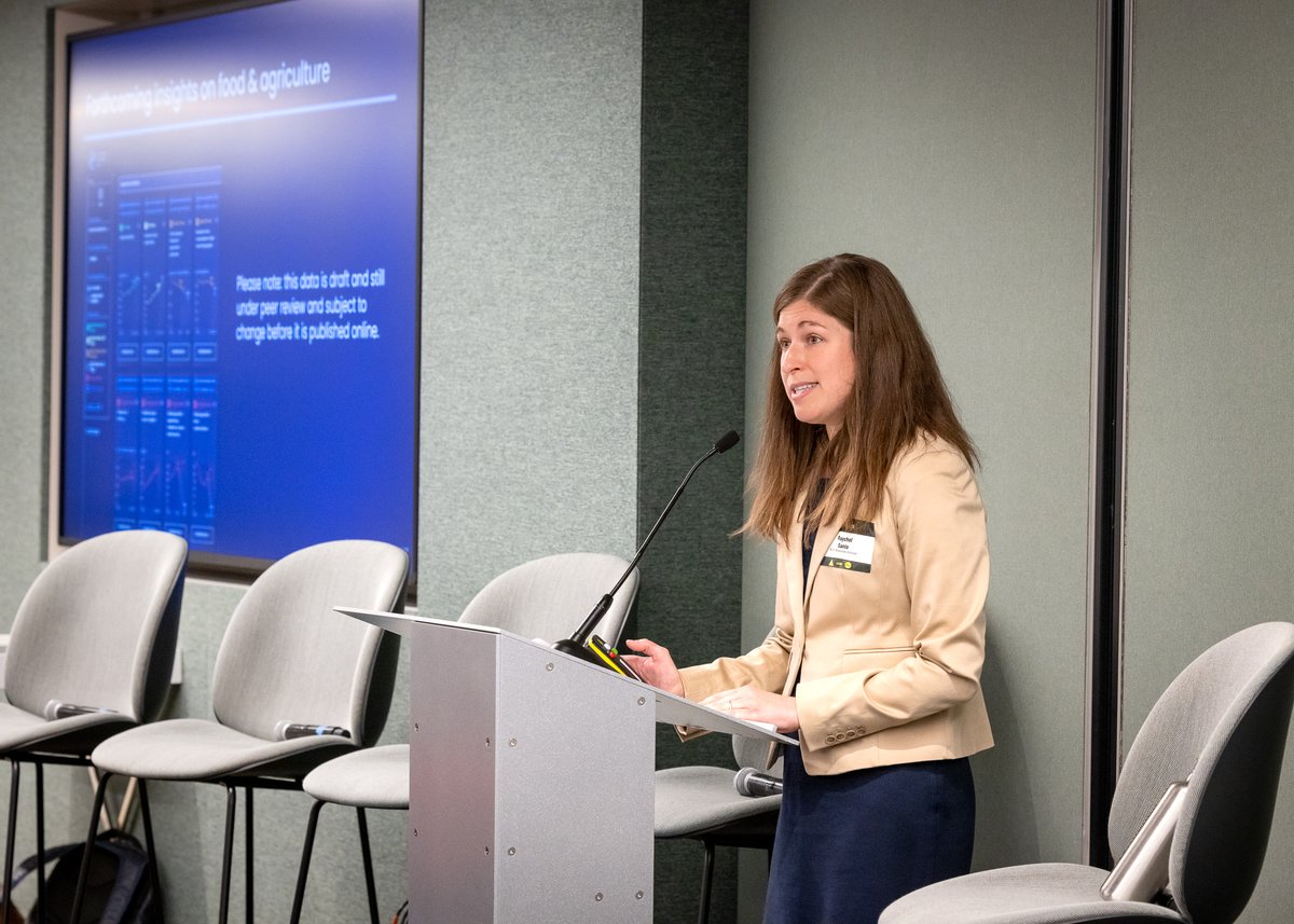 Bezos Earth Fund (@bezosearthfund) on Twitter photo Transforming food systems takes bold ideas. At #ClimateWeekNYC, <a href="/WorldResources/">World Resources Institute</a> & <a href="/BezosEarthFund/">Bezos Earth Fund</a> brought together 6 leaders to talk about cutting food waste, low-carbon nutrition, plant-rich meals, influencer impact, and the systemic shifts needed. #SystemsChangeLab Transforming food systems takes bold ideas. At #ClimateWeekNYC, <a href="/WorldResources/">World Resources Institute</a> & <a href="/BezosEarthFund/">Bezos Earth Fund</a> brought together 6 leaders to talk about cutting food waste, low-carbon nutrition, plant-rich meals, influencer impact, and the systemic shifts needed. #SystemsChangeLab