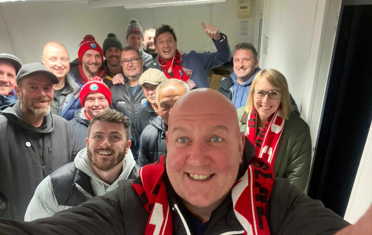 Marc Roberts (@marc_nw) on Twitter photo Great to catch up with all <a href="/BlFfestiniogfc/">CPD Amaturiaid Blaenau Ffestiniog Amateurs FC</a> and look at some exciting community engagement opportunities.
💪🏴⚽️ Great to catch up with all <a href="/BlFfestiniogfc/">CPD Amaturiaid Blaenau Ffestiniog Amateurs FC</a> and look at some exciting community engagement opportunities.
💪🏴⚽️