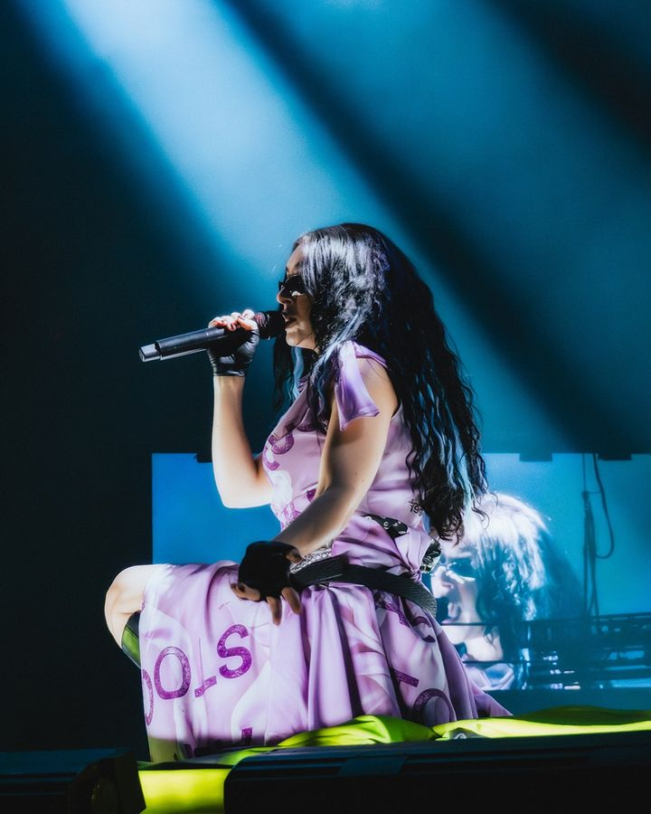 xcxsource's tweet photo. Charli xcx in custom Acne Studios at #SweatTourBoston
๐ธ: @jfinophoto https://t.co/wI4lNysMru