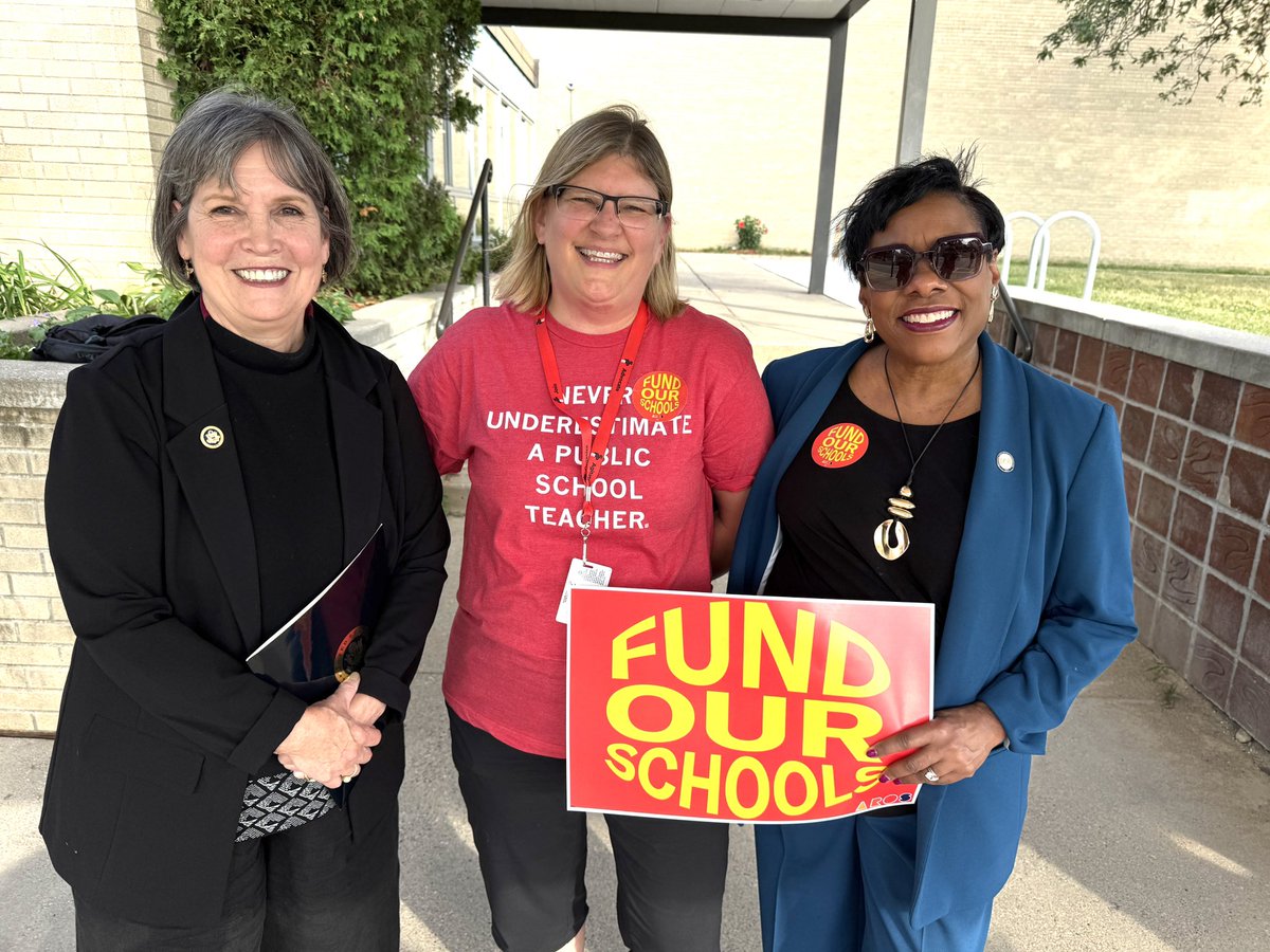 Thank you to <a href="/VoteBetty/">Betty McCollum for Congress</a> <a href="/SPFE28/">SPFE Local 28</a> President <a href="/LVandassor/">Leah VanDassor</a> and <a href="/NEAToday/">NEA</a> President <a href="/BeckyPringle/">Becky Pringle</a> for bringing attention to the ESSER federal funding that expires today. Appreciate their leadership to continue for funding that our students need to thrive. <a href="/EducationMN/">Education Minnesota</a> #redfored