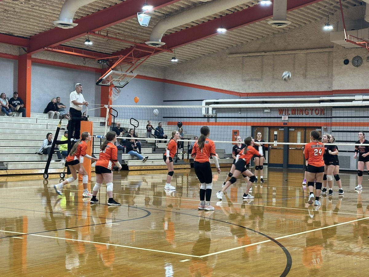7th Grade Volleyball picks up a win over New Richmond to finish out the regular season!